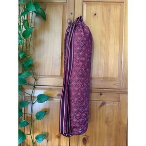 Lululemon Yoga Mat Bag – Lotus Star Burgundy Print, Mesh Vent,